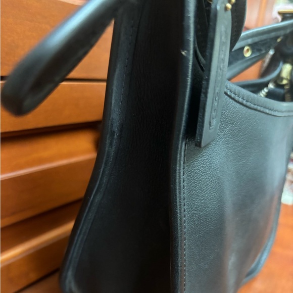 Extremely rare made in USA Coach Black Leather Crossbody Bag - Picture 3 of 12
